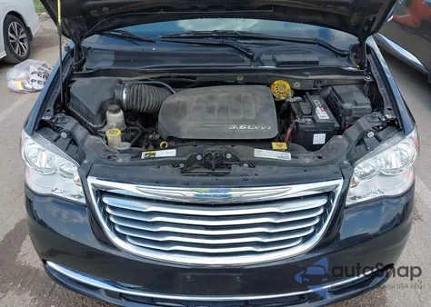 2015 Chrysler Town & Country Touring-L from USA, damaged, VIN 2C4RC1CG8FR697445